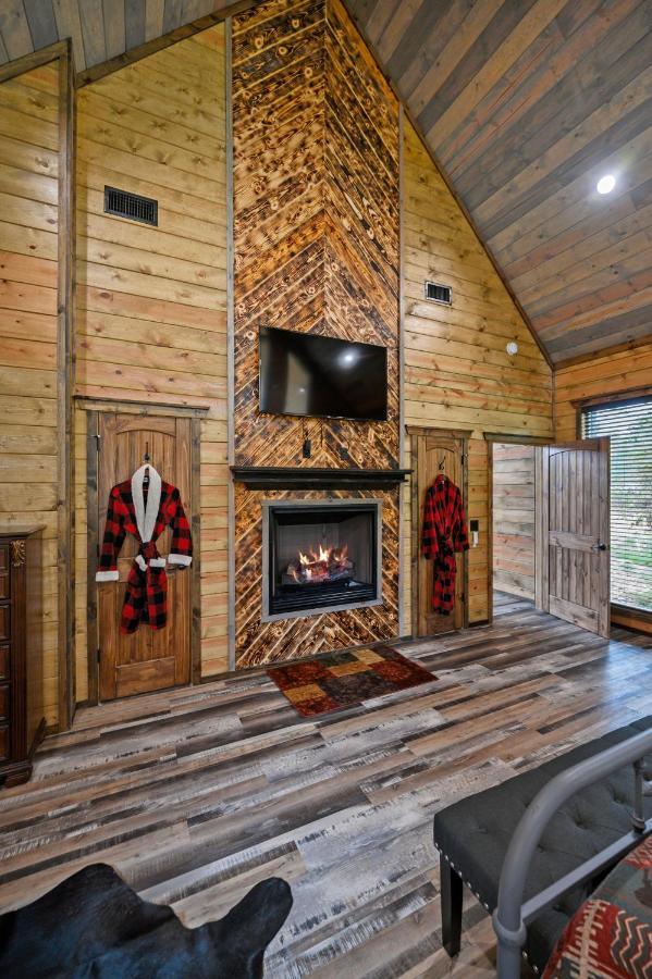 The Adirondack Honeymoon Hot Tub Soaking Tub Wood Burning Fireplace Stephens Gap Kültér fotó