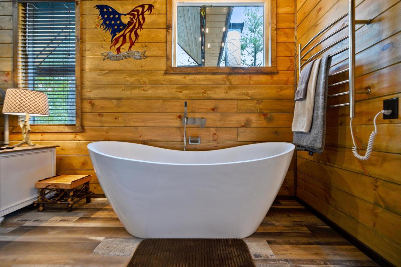 The Adirondack Honeymoon Hot Tub Soaking Tub Wood Burning Fireplace Stephens Gap Kültér fotó