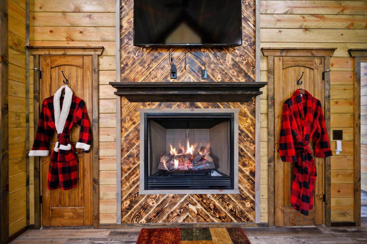The Adirondack Honeymoon Hot Tub Soaking Tub Wood Burning Fireplace Stephens Gap Kültér fotó